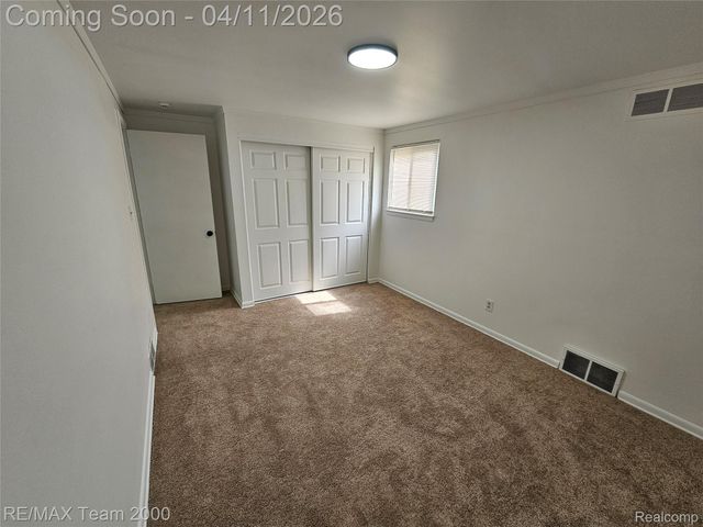 8035 Donna Street, Westland, MI 48185