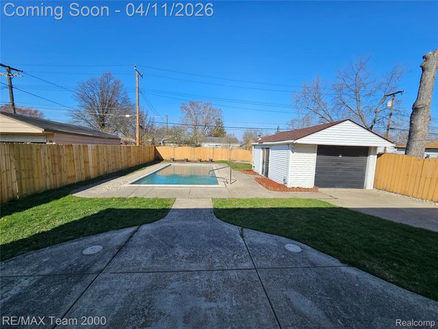 8035 Donna Street, Westland, MI 48185