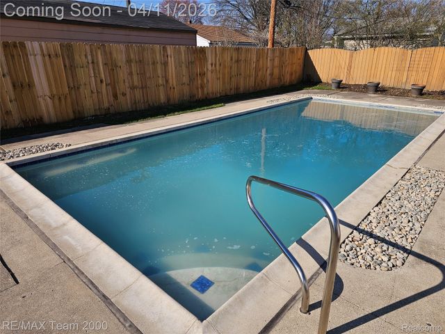 8035 Donna Street, Westland, MI 48185