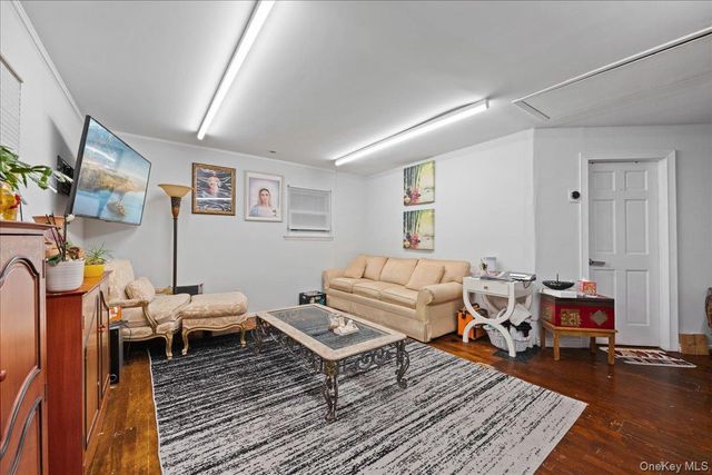 134 11th Avenue, Huntington, NY 11746