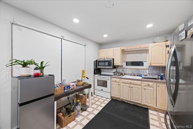 134 11th Avenue, Huntington, NY 11746