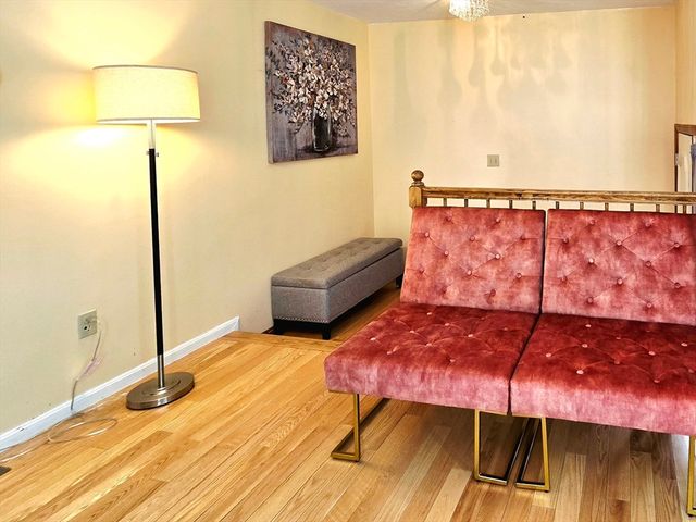 4 Villa Roma Dr 4, Tewksbury, MA 01876