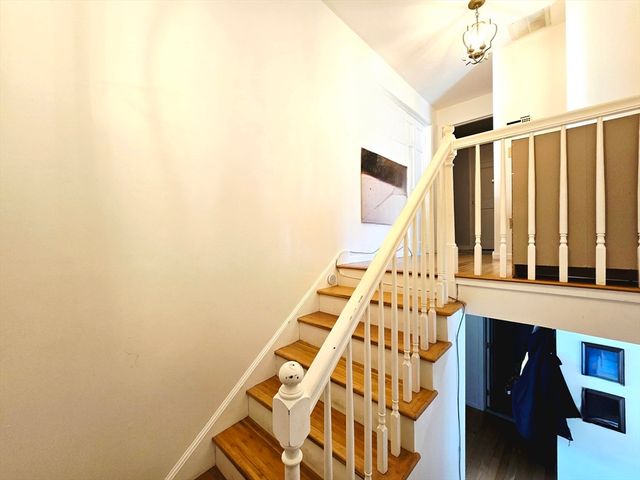 4 Villa Roma Dr 4, Tewksbury, MA 01876