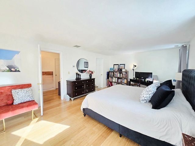 4 Villa Roma Dr 4, Tewksbury, MA 01876