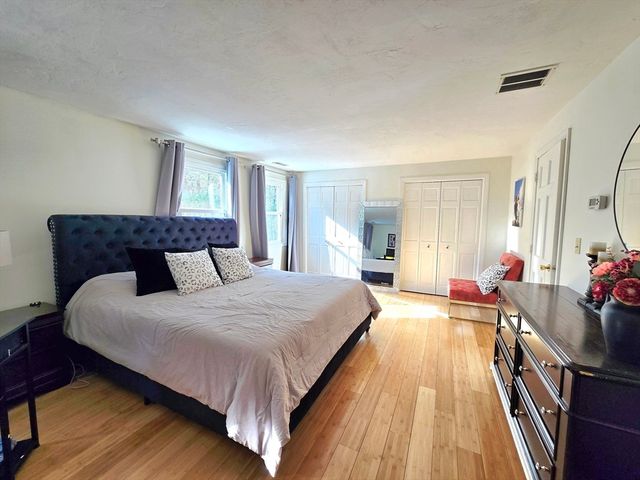 4 Villa Roma Dr 4, Tewksbury, MA 01876