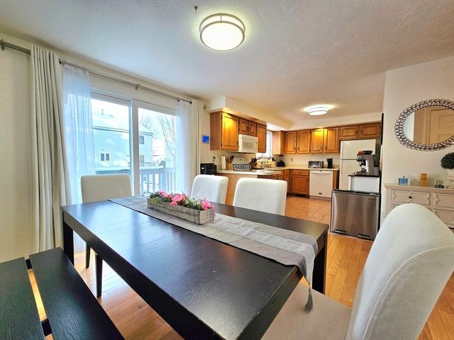 4 Villa Roma Dr 4, Tewksbury, MA 01876