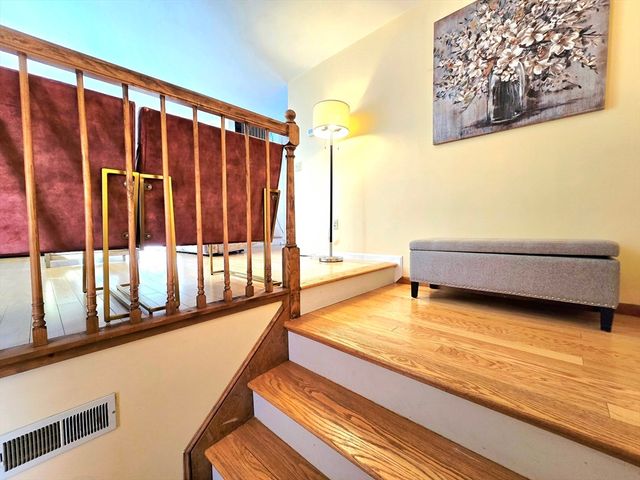 4 Villa Roma Dr 4, Tewksbury, MA 01876