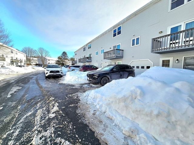 4 Villa Roma Dr 4, Tewksbury, MA 01876