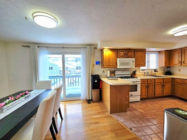 4 Villa Roma Dr 4, Tewksbury, MA 01876