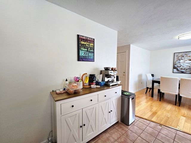 4 Villa Roma Dr 4, Tewksbury, MA 01876