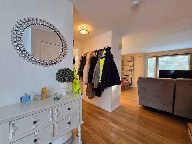 4 Villa Roma Dr 4, Tewksbury, MA 01876