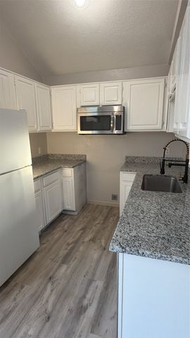 6715 Cuculu Drive, Fort Worth, TX 76133