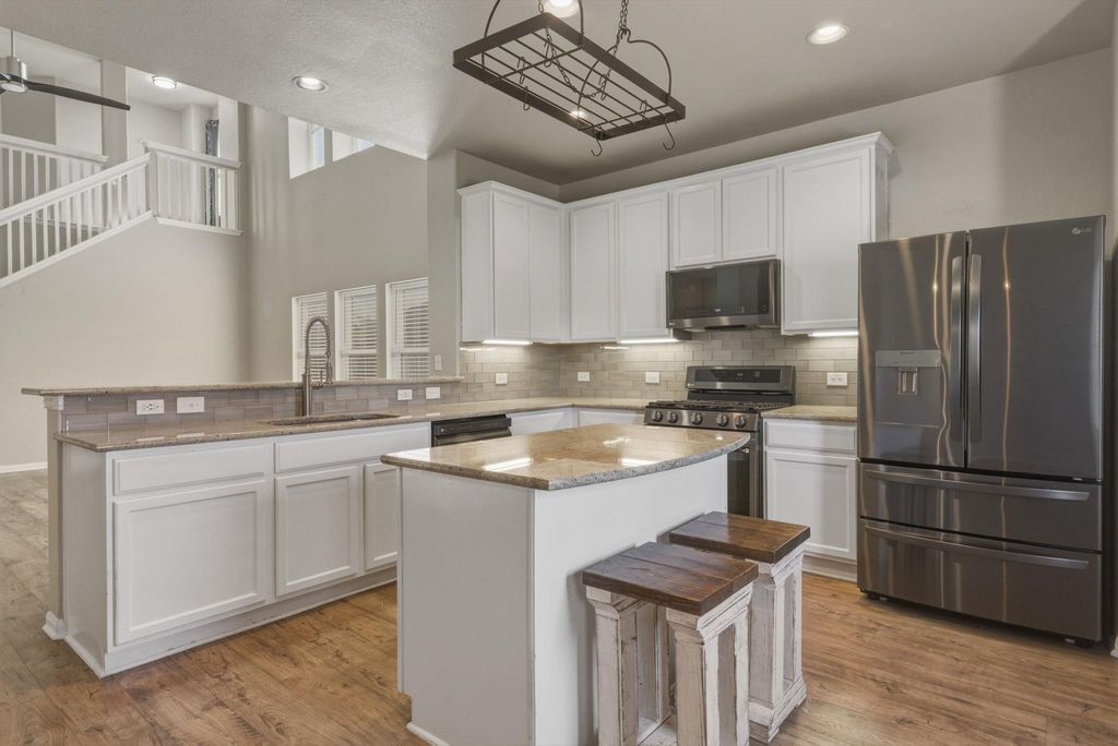 125 Exeter CV, Kyle, TX 78640