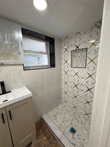 1431 Merry Avenue, Bronx, NY 10461