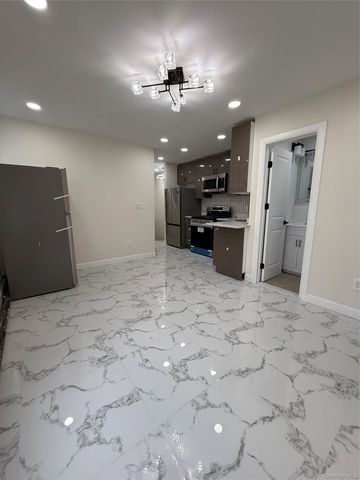 1431 Merry Avenue, Bronx, NY 10461