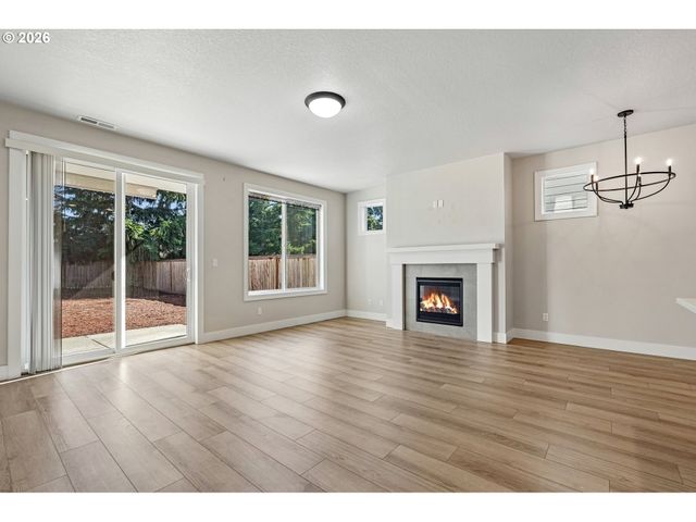 2412 Se MAYBROOK Ln, Milwaukie, OR 97222