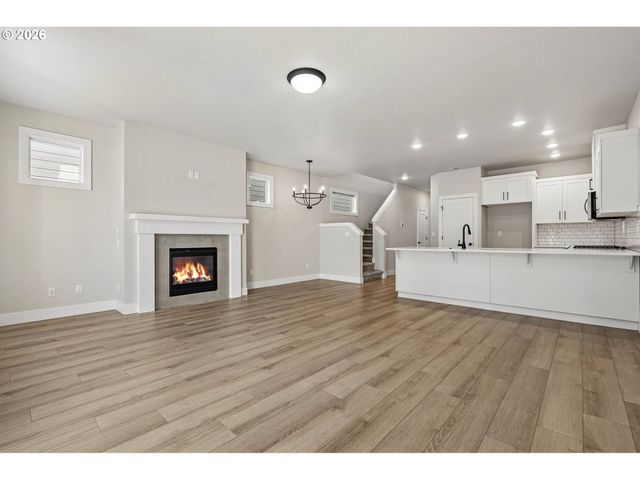 2412 Se MAYBROOK Ln, Milwaukie, OR 97222