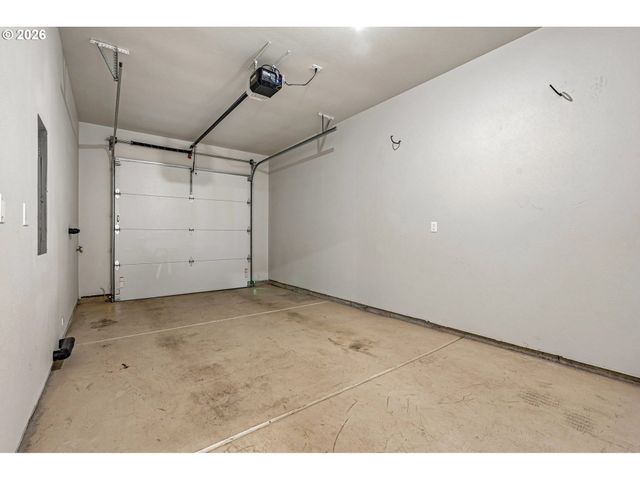 2412 Se MAYBROOK Ln, Milwaukie, OR 97222