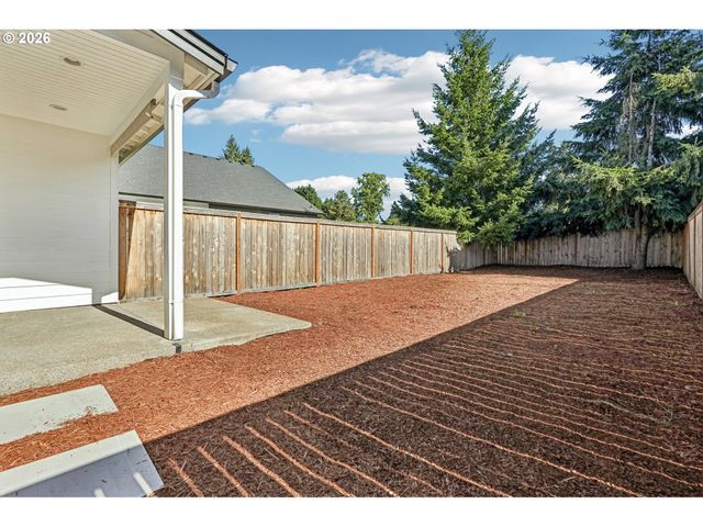 2412 Se MAYBROOK Ln, Milwaukie, OR 97222