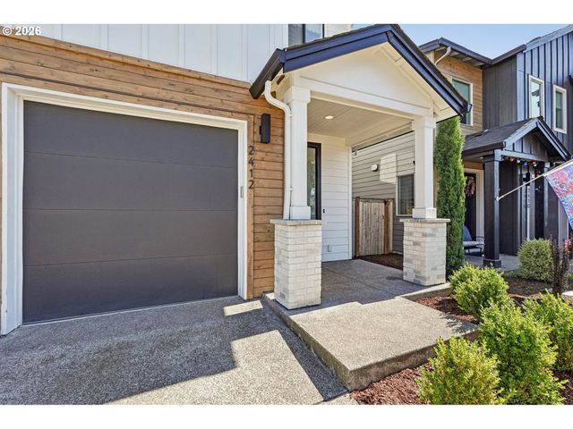 2412 Se MAYBROOK Ln, Milwaukie, OR 97222