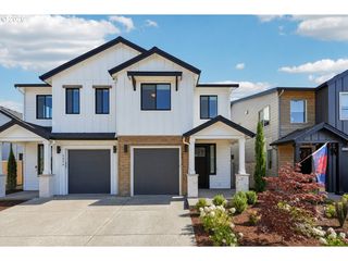 2412 Se MAYBROOK Ln, Milwaukie, OR 97222