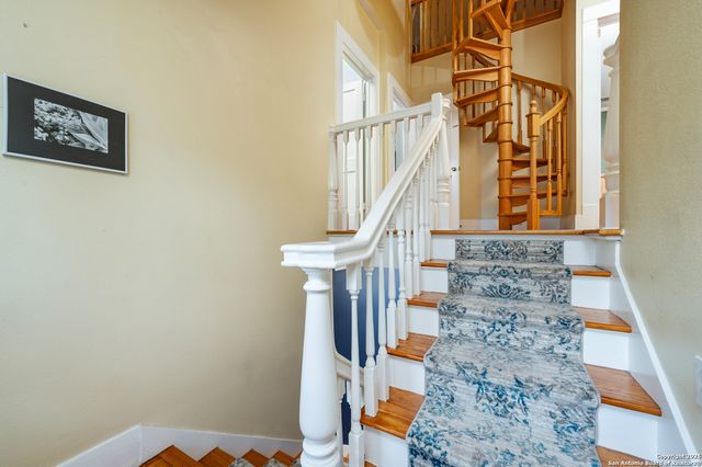 119 E Rosewood Ave, San Antonio, TX 78212