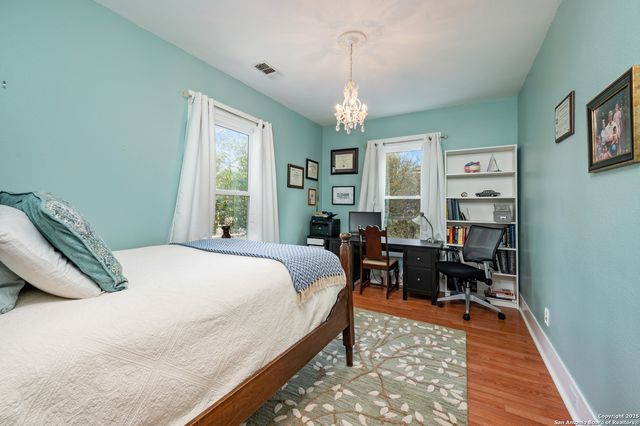 119 E Rosewood Ave, San Antonio, TX 78212