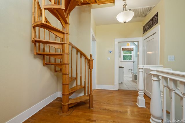 119 E Rosewood Ave, San Antonio, TX 78212