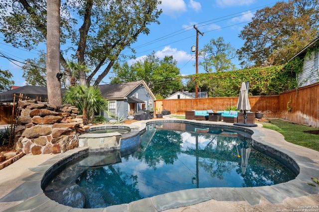 119 E Rosewood Ave, San Antonio, TX 78212