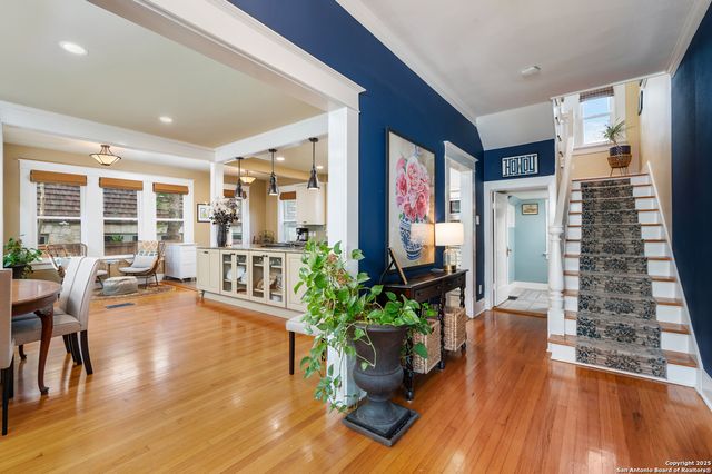 119 E Rosewood Ave, San Antonio, TX 78212