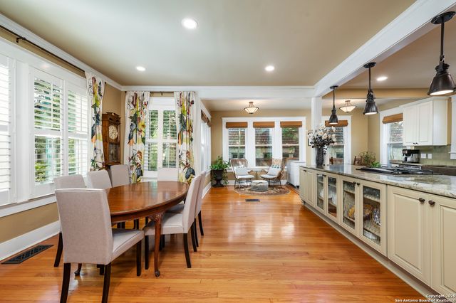 119 E Rosewood Ave, San Antonio, TX 78212