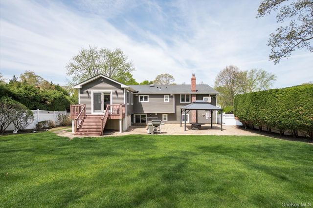 25 Fisher Road, Commack, NY 11725