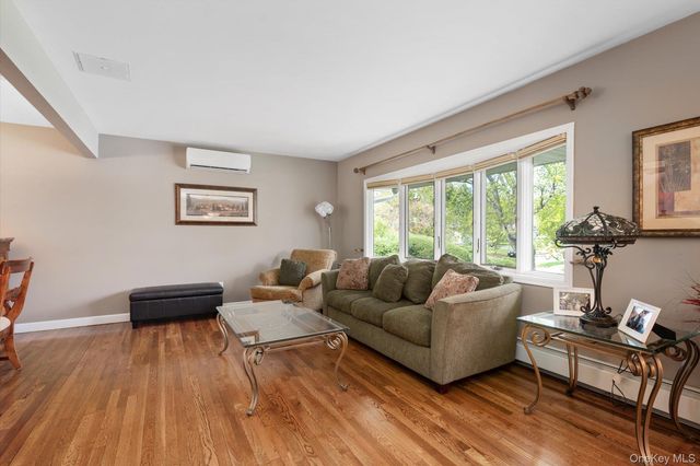 25 Fisher Road, Commack, NY 11725