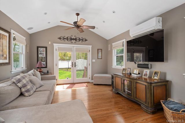 25 Fisher Road, Commack, NY 11725