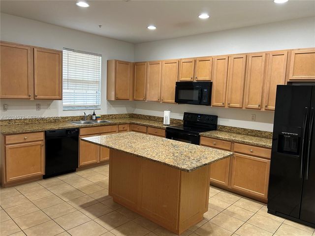 1424 SW 147th Ave 1424, Pembroke Pines, FL 33027