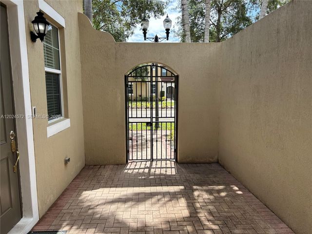 1424 SW 147th Ave 1424, Pembroke Pines, FL 33027