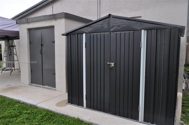 4035 E 2nd Avenue, Hialeah, FL 33013