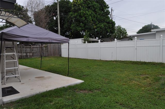 4035 E 2nd Avenue, Hialeah, FL 33013