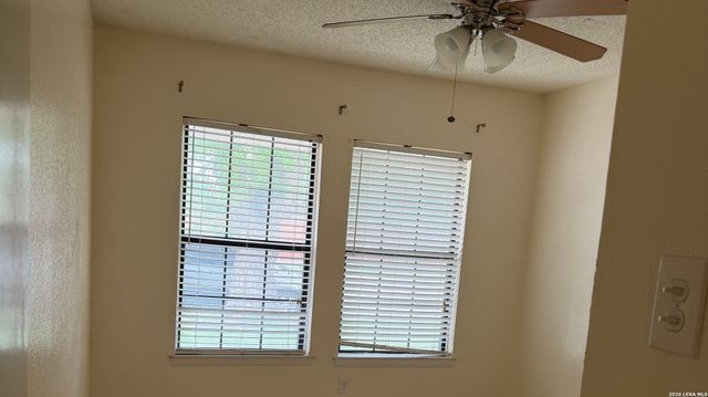 10626 Horn Blvd, San Antonio, TX 78240