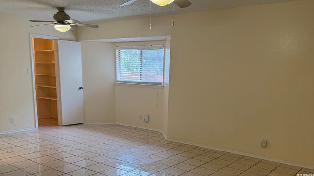 10626 Horn Blvd, San Antonio, TX 78240