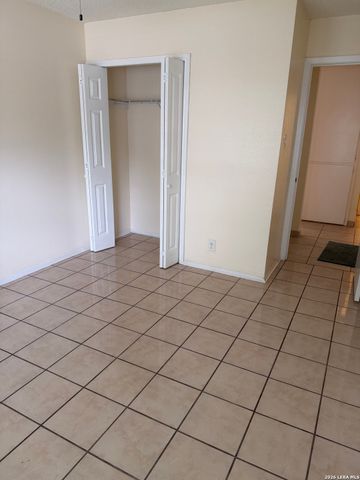 10626 Horn Blvd, San Antonio, TX 78240
