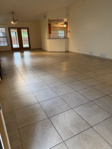 10626 Horn Blvd, San Antonio, TX 78240