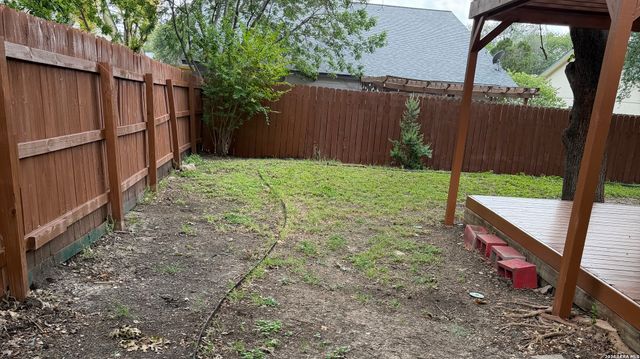 10626 Horn Blvd, San Antonio, TX 78240