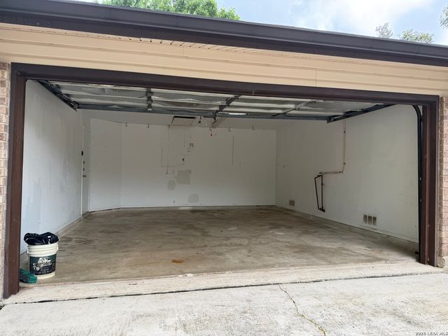 10626 Horn Blvd, San Antonio, TX 78240