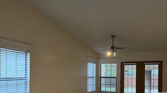 10626 Horn Blvd, San Antonio, TX 78240