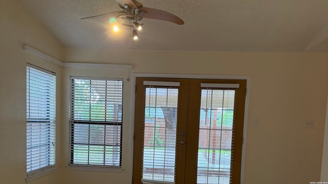 10626 Horn Blvd, San Antonio, TX 78240