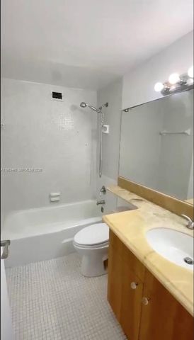 801 Brickell Bay Dr 1470, Miami, FL 33131