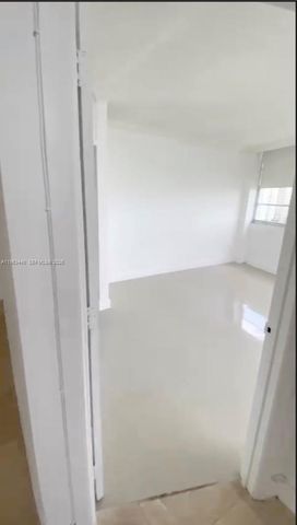 801 Brickell Bay Dr 1470, Miami, FL 33131