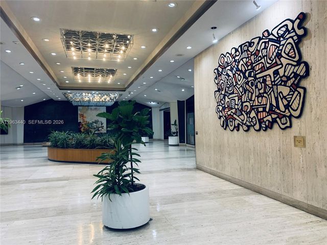 801 Brickell Bay Dr 1470, Miami, FL 33131