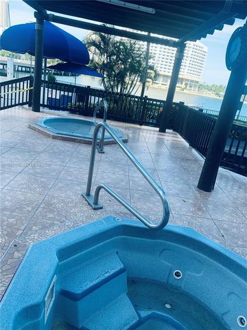 801 Brickell Bay Dr 1470, Miami, FL 33131